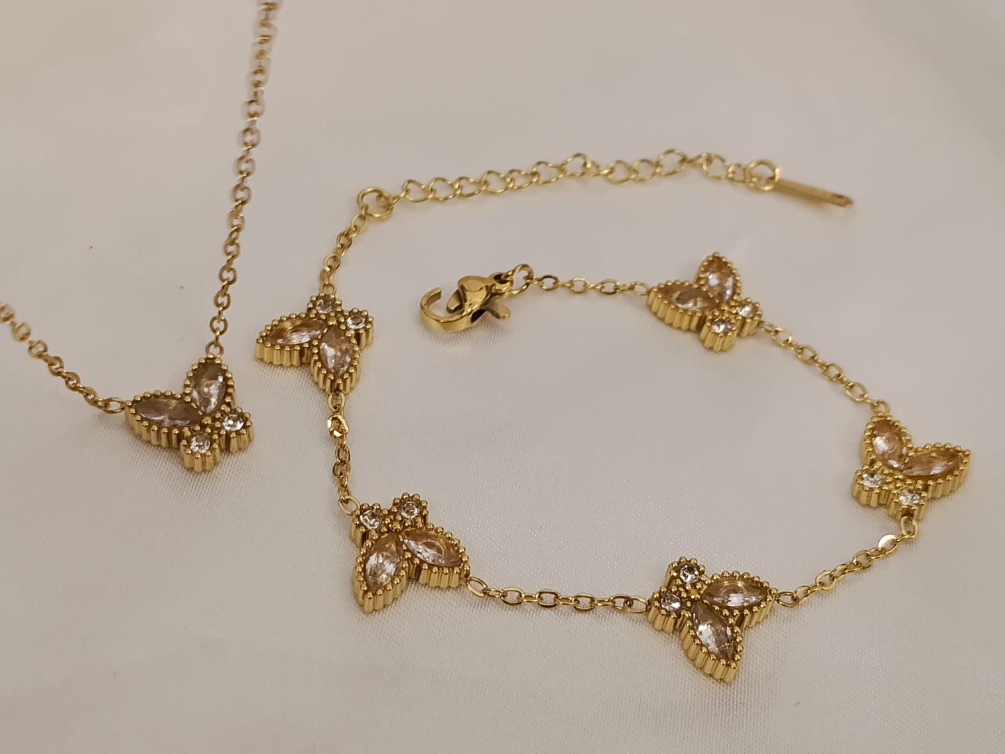 Conjunto de joyas collar de mariposa circonitas con pulsera a juego acero inoxidable oro bañado 18K para mujeres