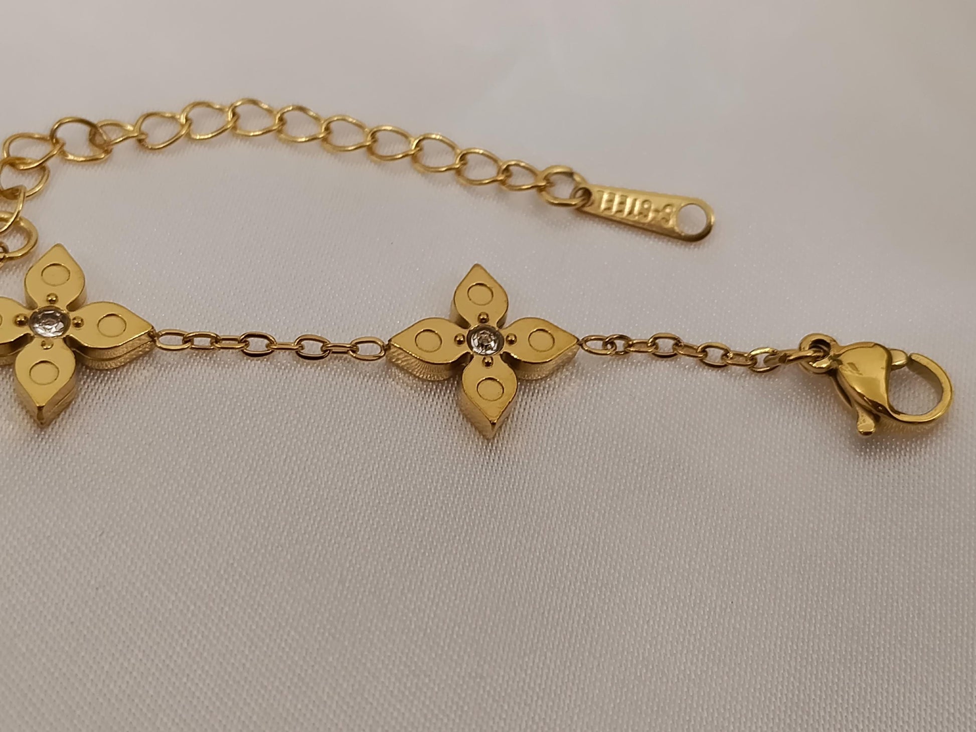 Pulsera con cuentas de trébol circonita acero inoxidable oro bañado 18K para mujeres