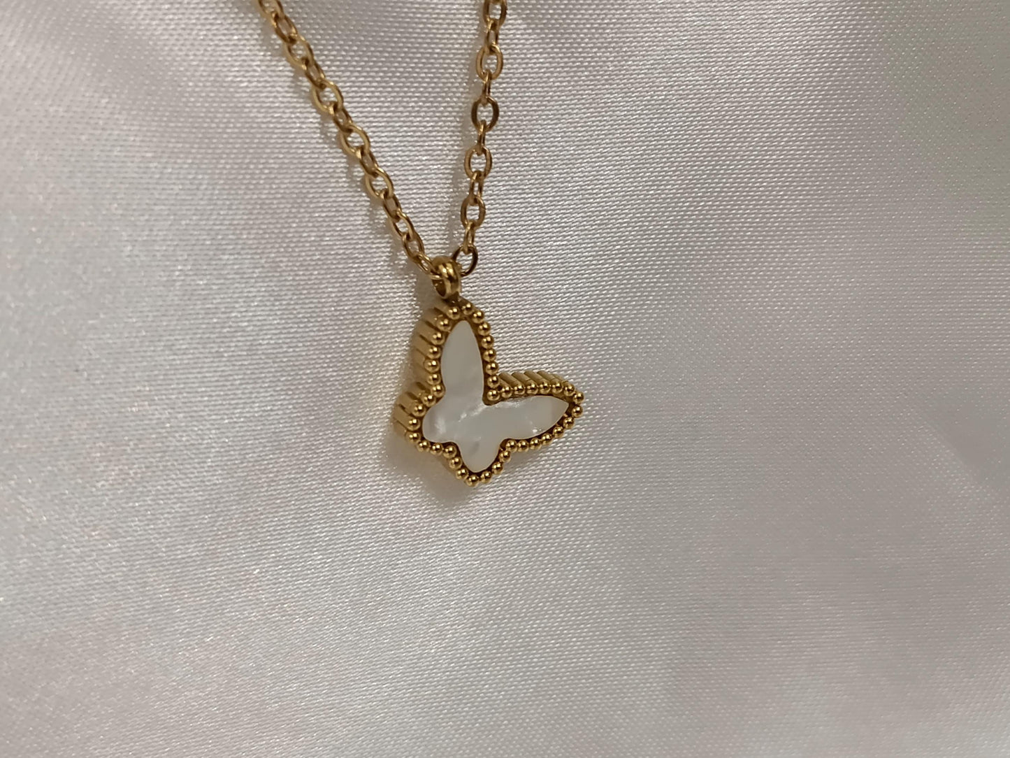 Collar de mariposa rojo y blanco acero inoxidable oro bañado 18K para mujeres