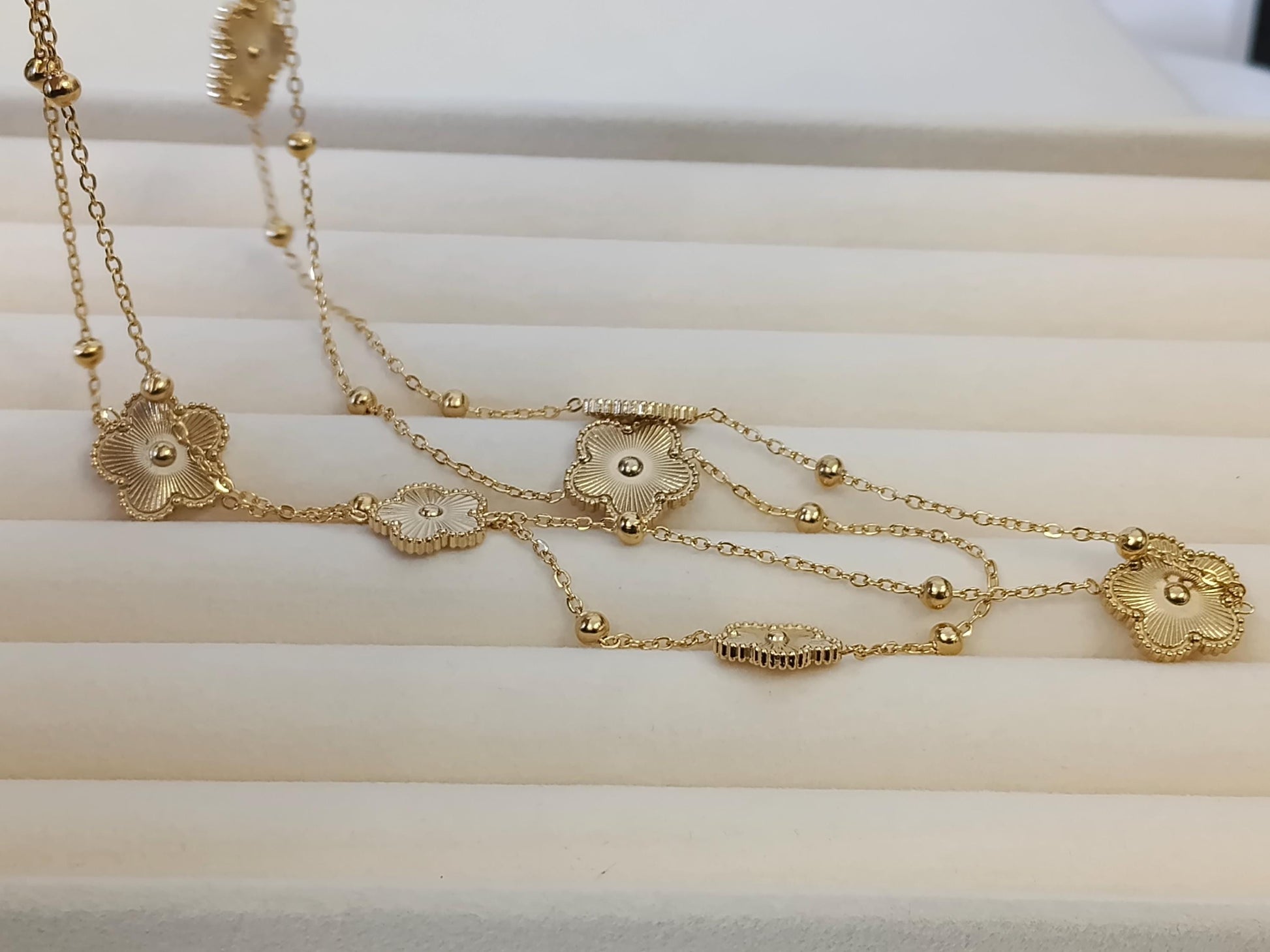 Collar de flores grandes en Acero Inoxidable con Baño de Oro 18K (90cm + 5 Extensión) paraujeres