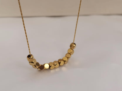 Collar Brillante con Cuentas y Colgante Cuadrado en Oro 18K (PVD) - Acero Inoxidable para mujeres