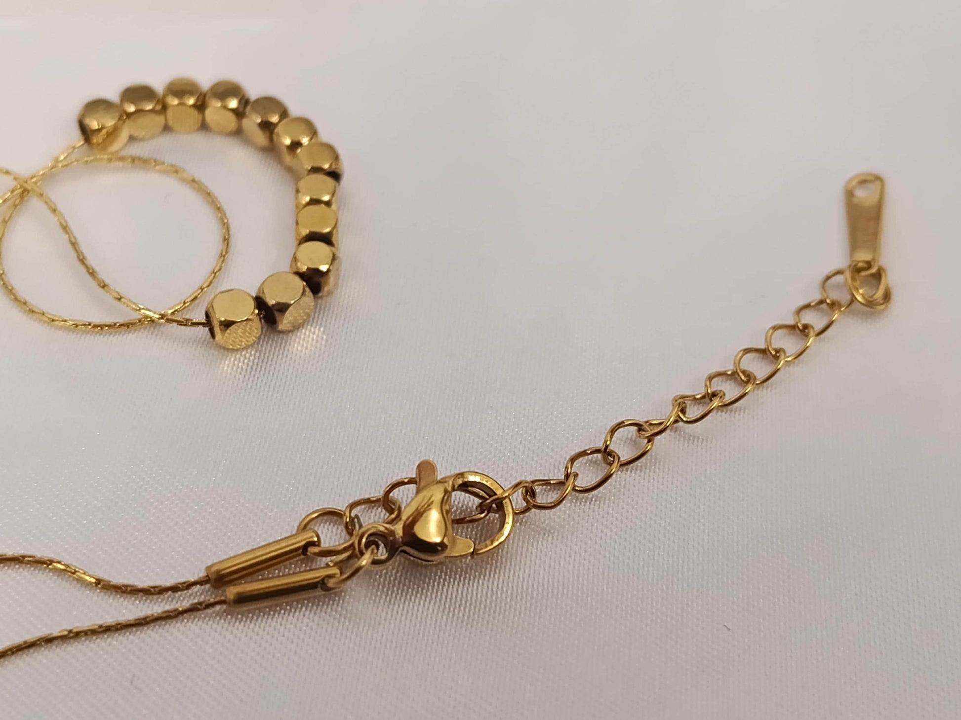 Collar Brillante con Cuentas y Colgante Cuadrado en Oro 18K (PVD) - Acero Inoxidable para mujeres