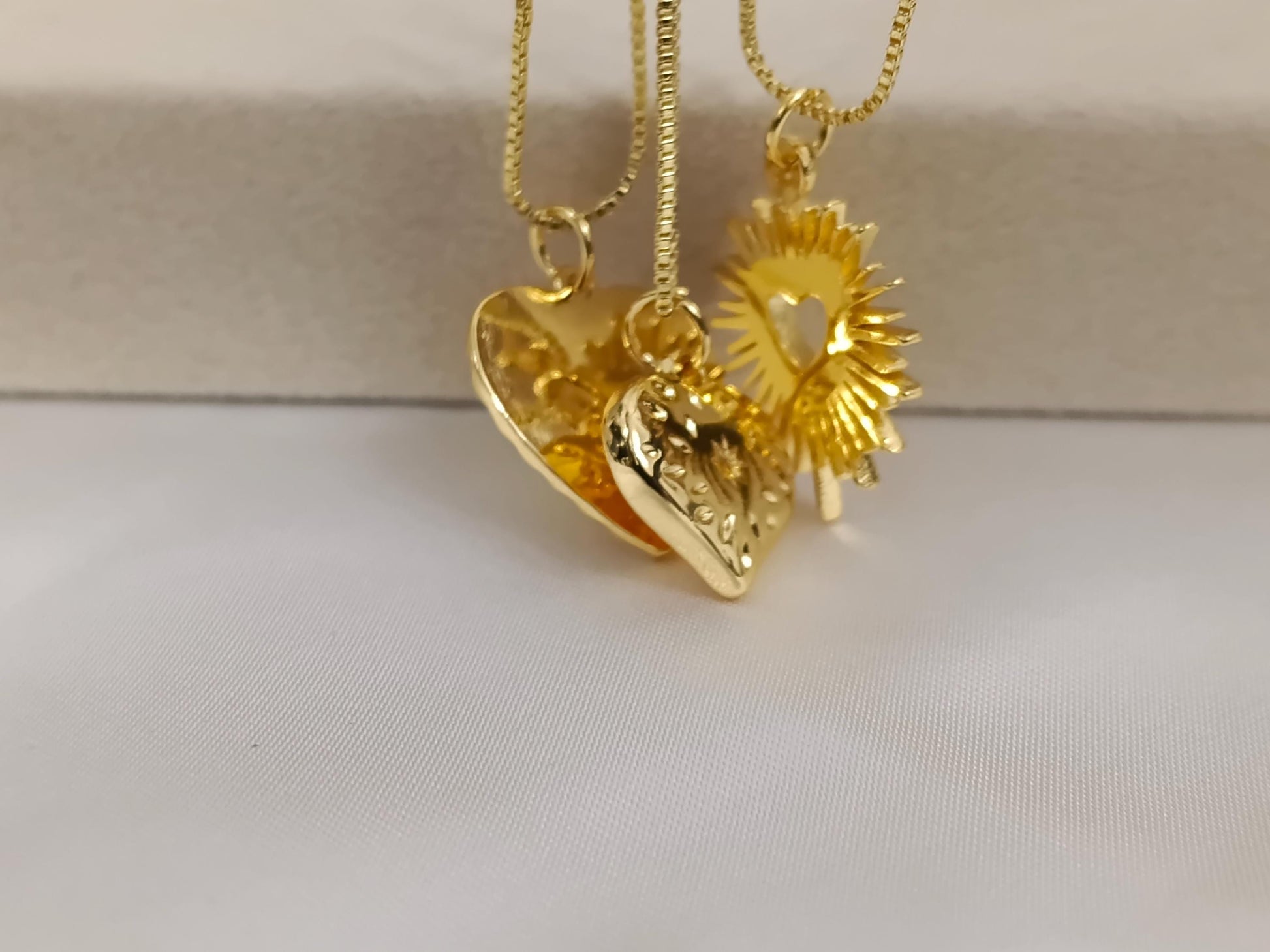 Collar con colgantes de corazones acero inoxidable oro bañado 18K para mujeres