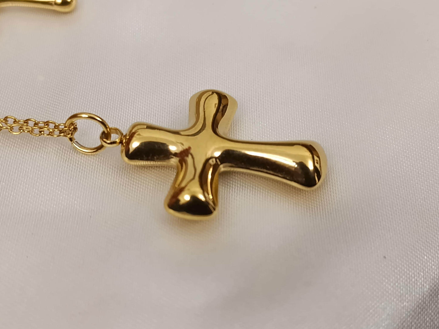 Collar con colgantes de cruz acero inoxidable oro bañado 18K tratado como oro viejo para mujeres