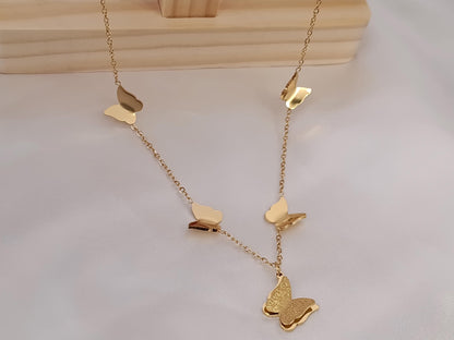 Collar con colgantes de mariposas en Oro 18K (PVD) - Acero Inoxidable - Ajustable para mujeres