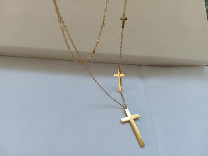 Collar Doble Cadena con Cruz Pulida en Oro 18K (PVD) - Acero Inoxidable - Ajustable para mujeres