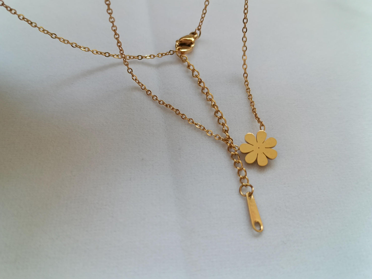 Collar con Colgante de Flor Pulida en Oro 18K (PVD) - Acero Inoxidable - 16" + 2" /40cm+5cm extension para mujeres