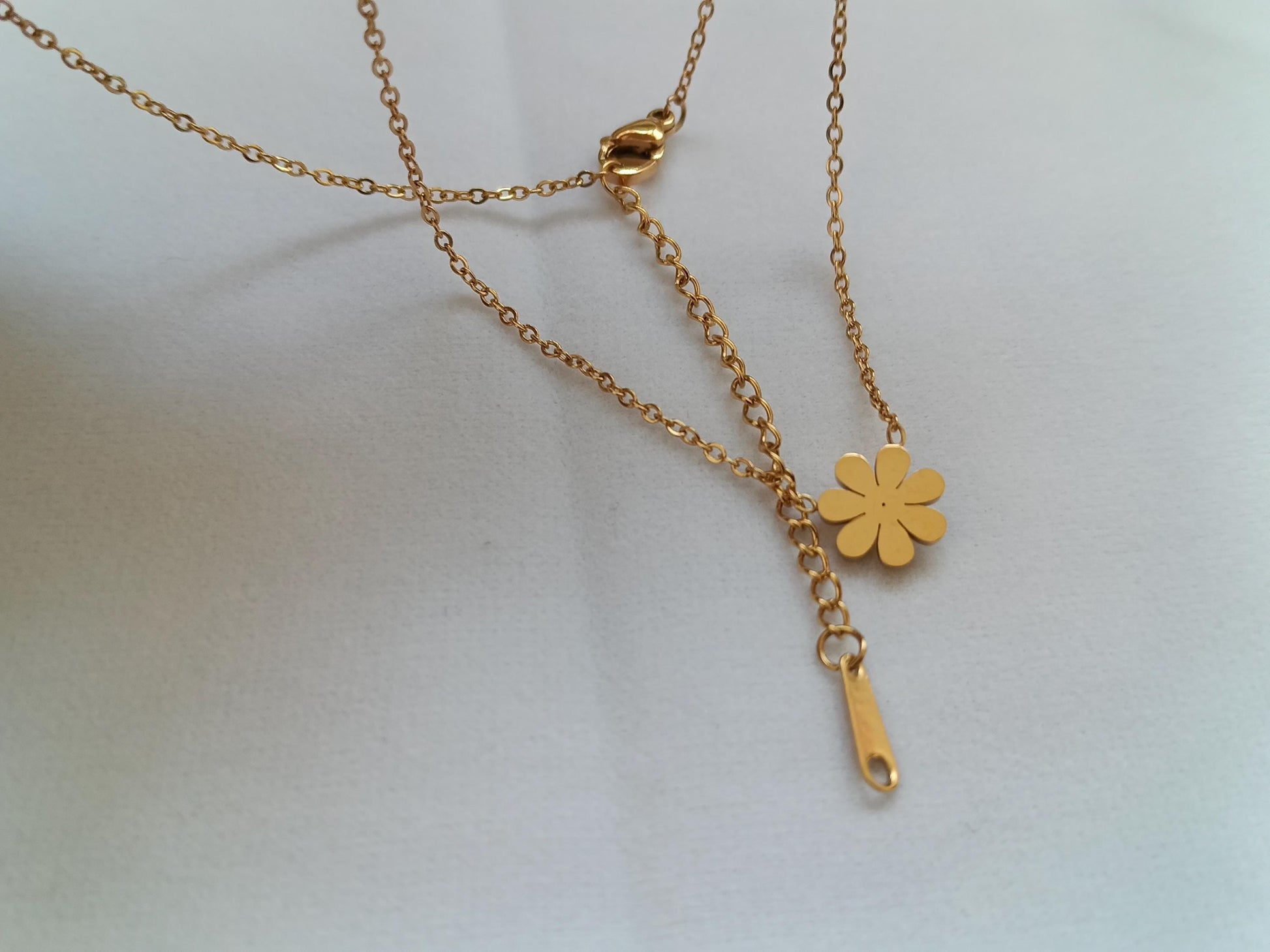 Collar con Colgante de Flor Pulida en Oro 18K (PVD) - Acero Inoxidable - 16" + 2" /40cm+5cm extension para mujeres