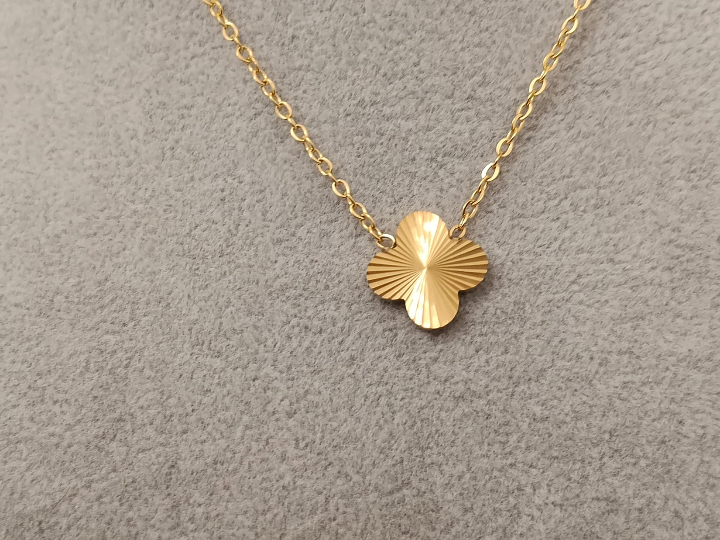 Collar Trébol de Cuatro Hojas 45cm - Acero Inoxidable Chapado en Oro 18K Acabado Láser for her