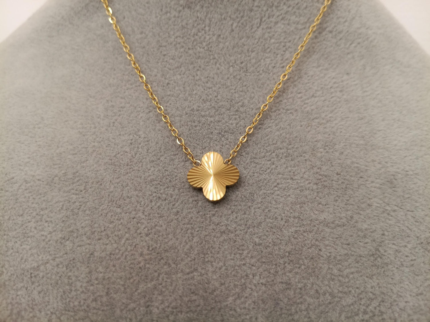 Collar Trébol de Cuatro Hojas 45cm - Acero Inoxidable Chapado en Oro 18K Acabado Láser for her