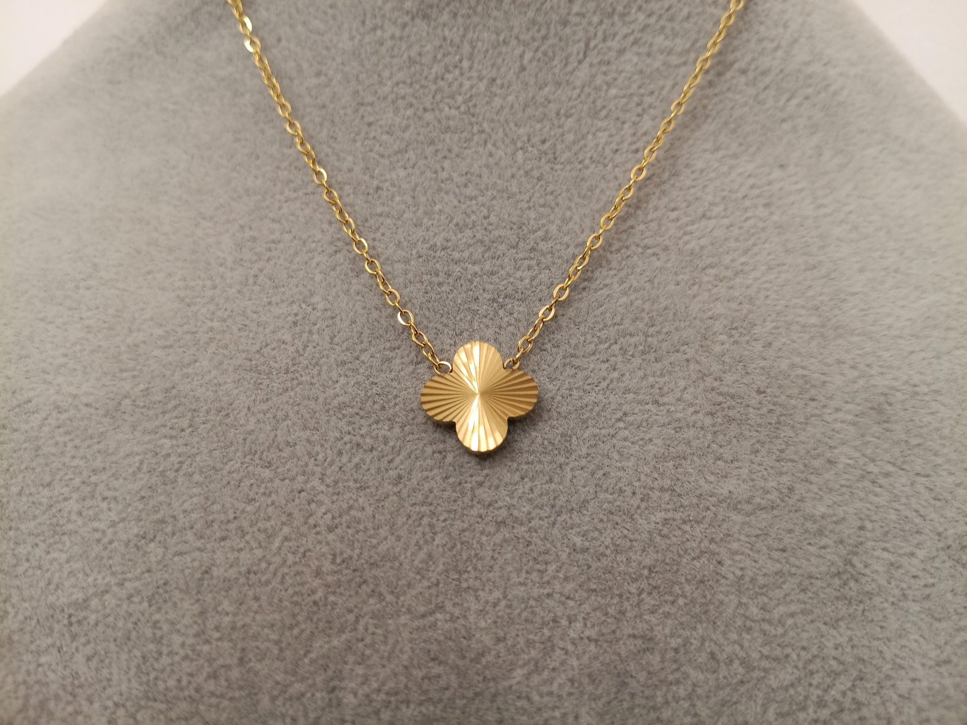 Collar Trébol de Cuatro Hojas 45cm - Acero Inoxidable Chapado en Oro 18K Acabado Láser for her