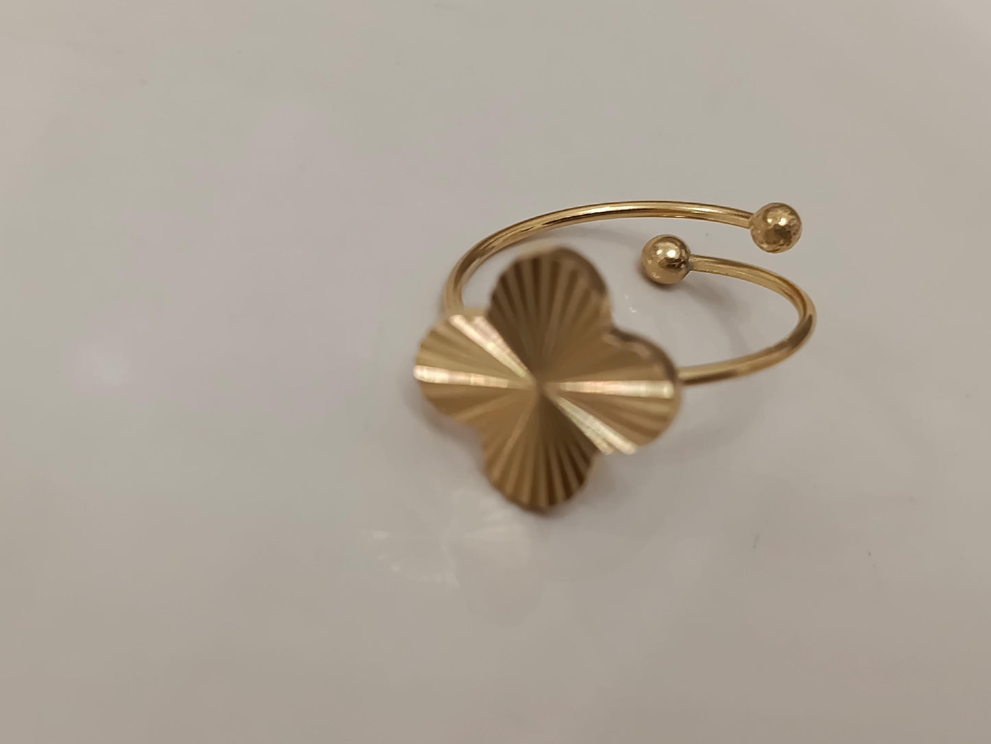 Anillo Abierto Ajustable Trébol de Cuatro Hojas - Acero Inoxidable - bañado en oro 18K para ella