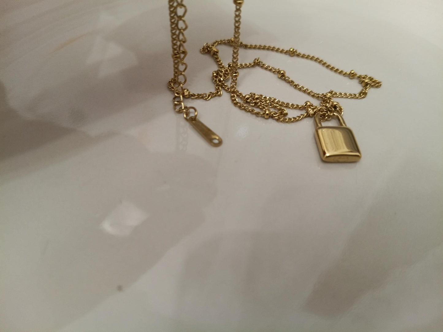 Collar Miami de Acero Inoxidable Oro 18K con Cuentas y Mini Candado Espejo - 45cm +5CM Extensión (17.7"+2")