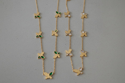 Collar con colgantes de cuentas mariposas verdes en Oro 18K (PVD) - Acero Inoxidable - Ajustable para mujeres