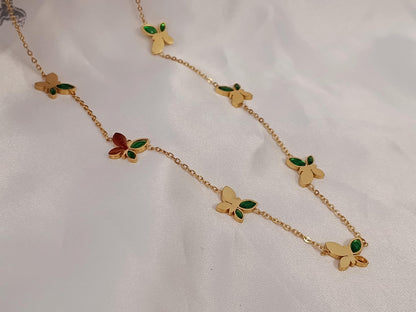 Collar con colgantes de cuentas mariposas verdes en Oro 18K (PVD) - Acero Inoxidable - Ajustable para mujeres