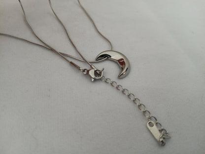 Collar con Colgante de Luna Pulida y Cadena Serpiente Redonda - Acero Inoxidable - 16" + 2" 40m +5cm de extension para mujeres