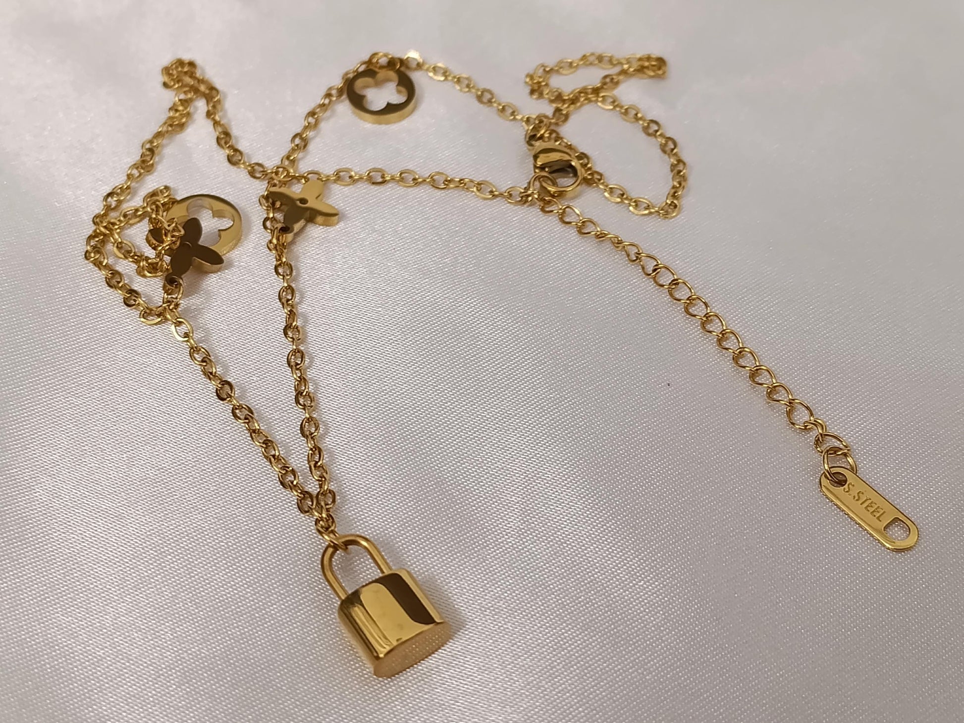 Collar Gargantilla Doble con Trébol y Candado Espejo en Oro 18K (PVD) - Acero Inoxidable para mujeres