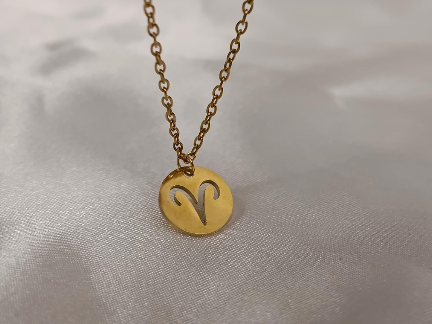 Collar con colgante de signo zodiacal, horóscopo acero inoxidable con baño de oro 18K, acabado espejo regalo para ella