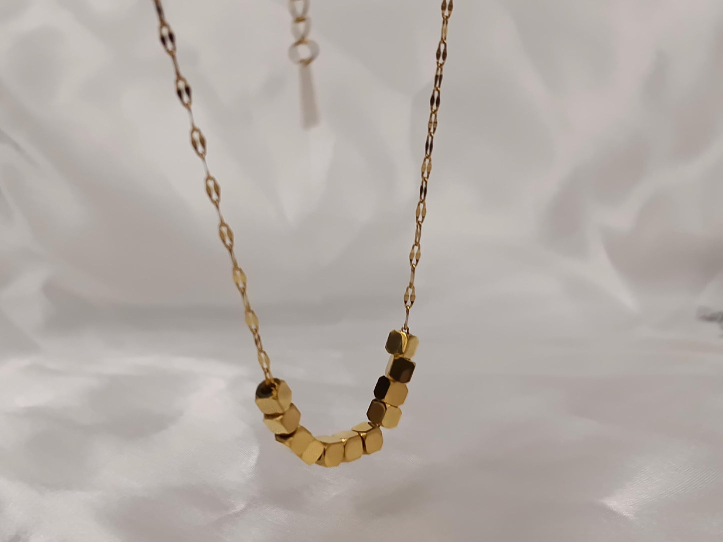 Collar Brillante con Cuentas y Colgante Cuadrado en Oro 18K (PVD) - Acero Inoxidable para mujeres