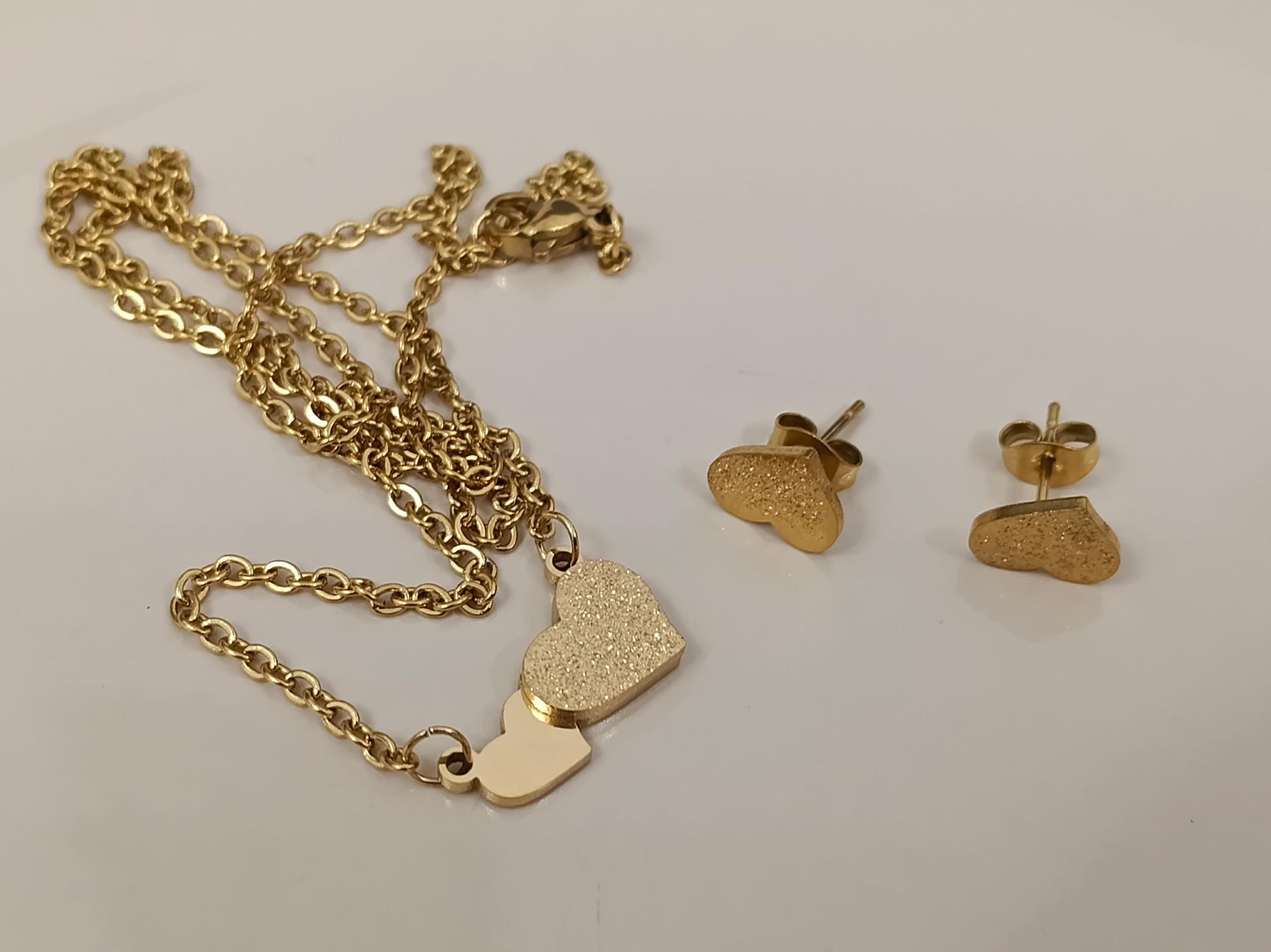 Conjunto de joyería: Collar y pendientes "Corazón Mate", acero inoxidable con baño de oro de 18K regalo para ella