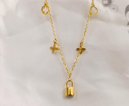 Collar Gargantilla Doble con Trébol y Candado Espejo en Oro 18K (PVD) - Acero Inoxidable para mujeres