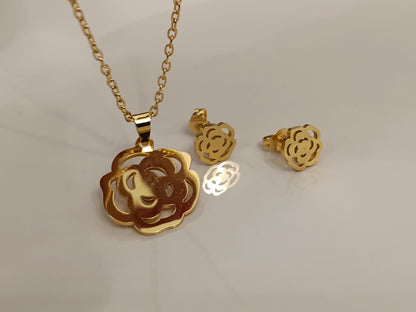 Conjunto de Joyería Floral "Peonía" en Acero Inoxidable con Baño de Oro 18K - Collar y Pendientes a Juego regalo para ella