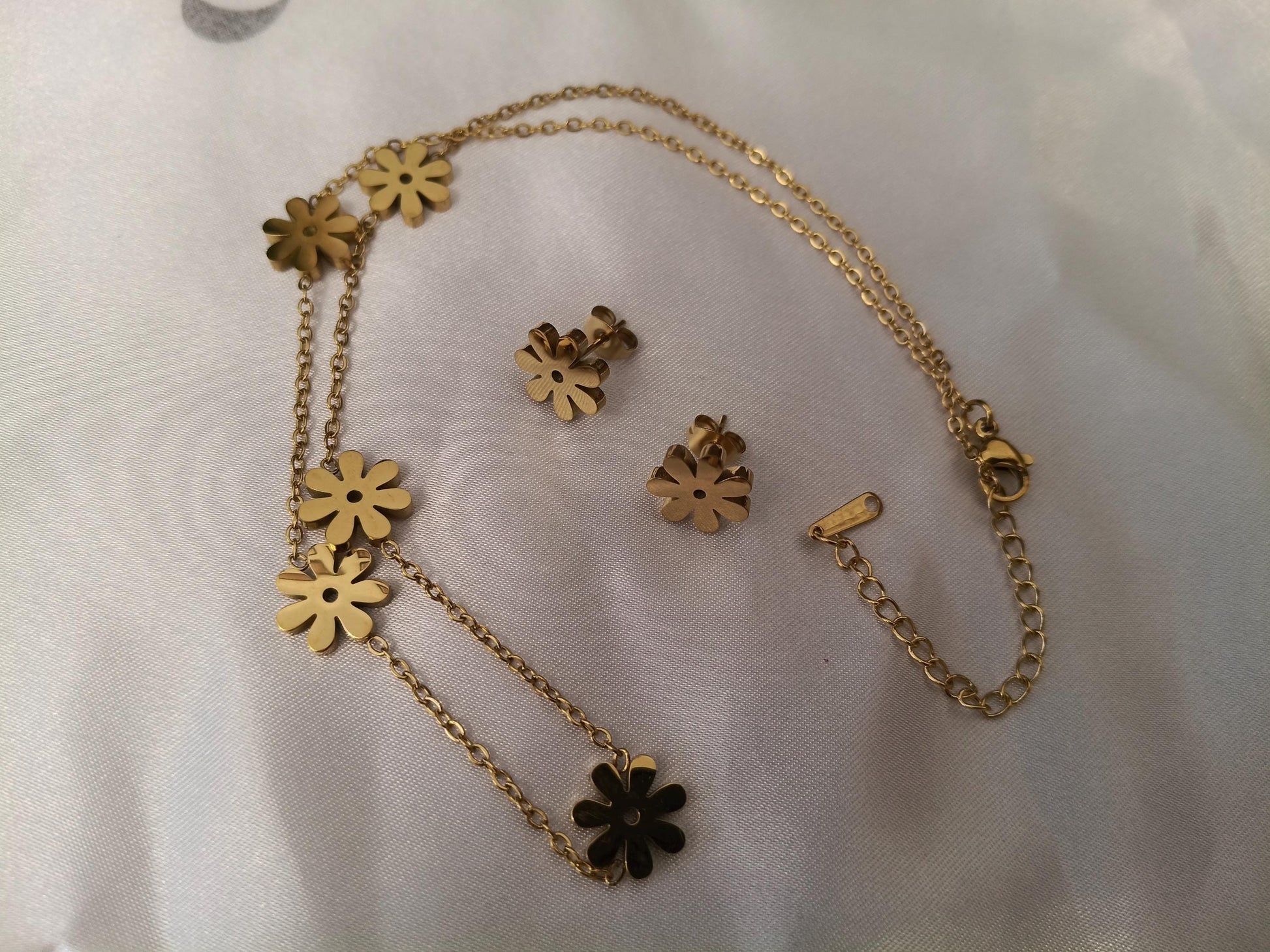Conjunto de joyas collar de flores crisantemos en Acero Inoxidable con Baño de Oro 18K - Collar y Pendientes a juego regalo para ella