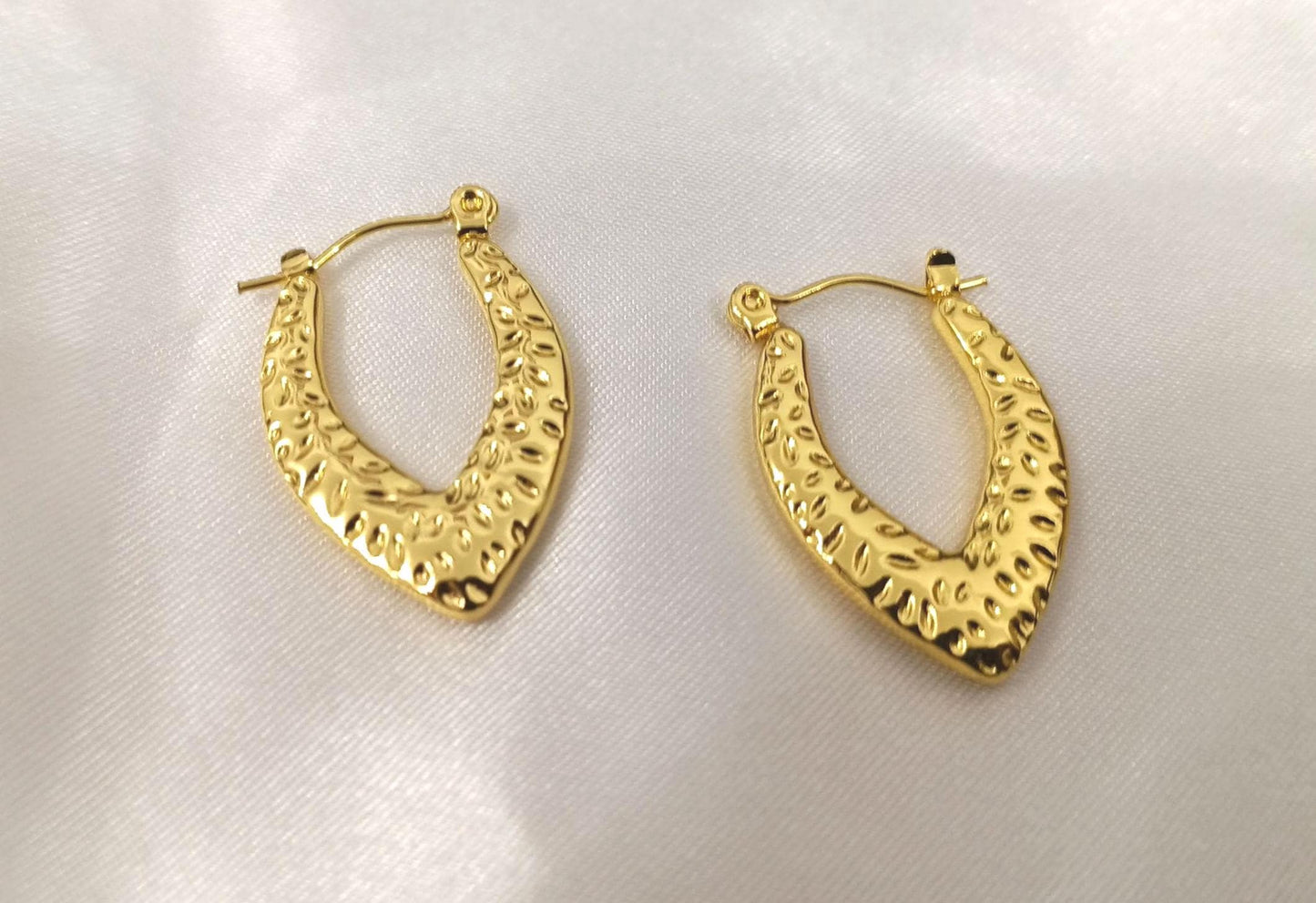 Pendientes de aro ovalados de estilo italiano, acero inoxidable con baño de oro de 18K y efecto brillante para ella