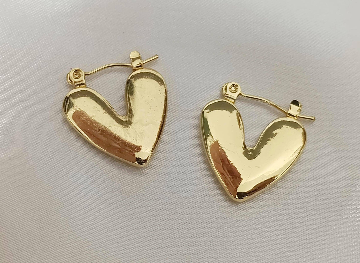 Pendientes de aro triangulares de estilo italiano, acero inoxidable con baño de oro de 18K y efecto espejo regalo para ella