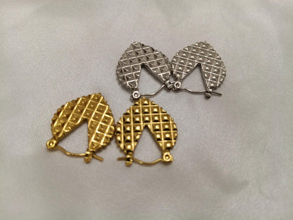 Pendientes de aro ovalados de estilo italiano, acero inoxidable con baño de oro de 18K y efecto brillante para ella