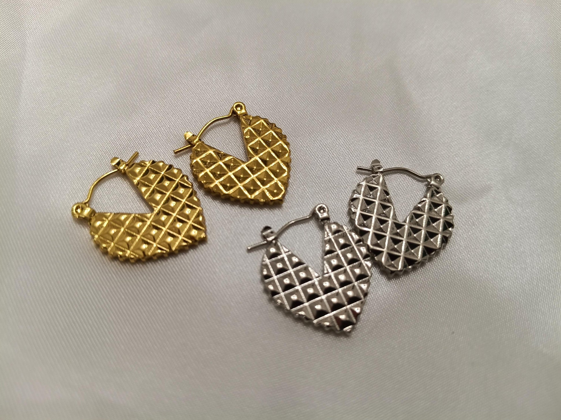 Pendientes de aro ovalados de estilo italiano, acero inoxidable con baño de oro de 18K y efecto brillante para ella