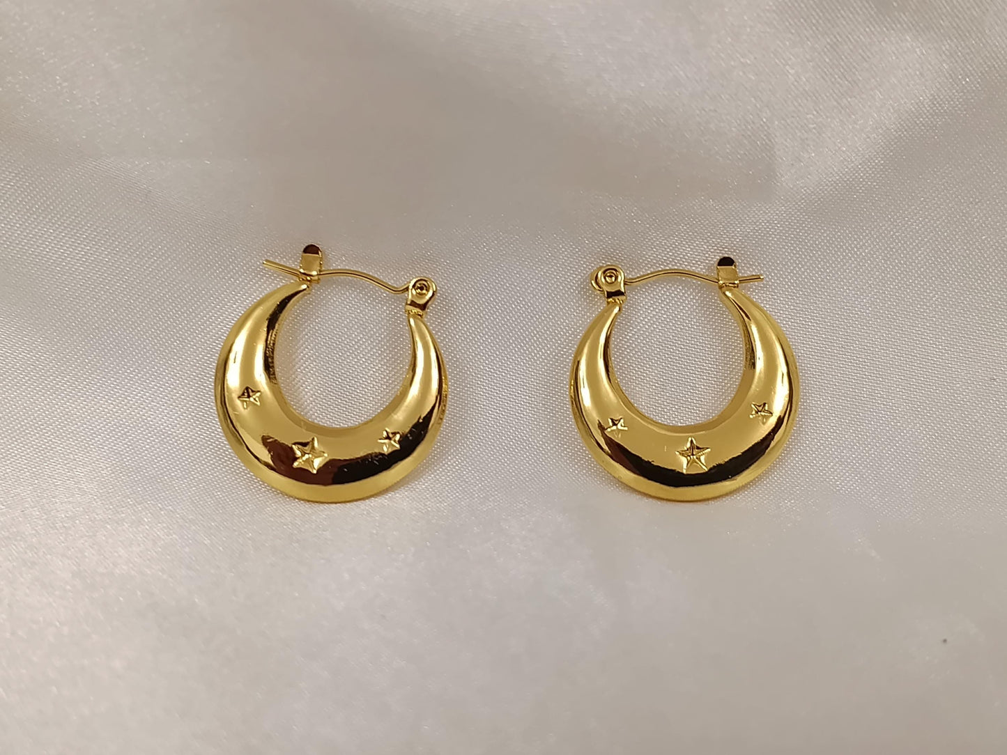 Pendientes de aro con estrellas de estilo italiano, acero inoxidable con baño de oro de 18K y efecto espejo regalo para ella