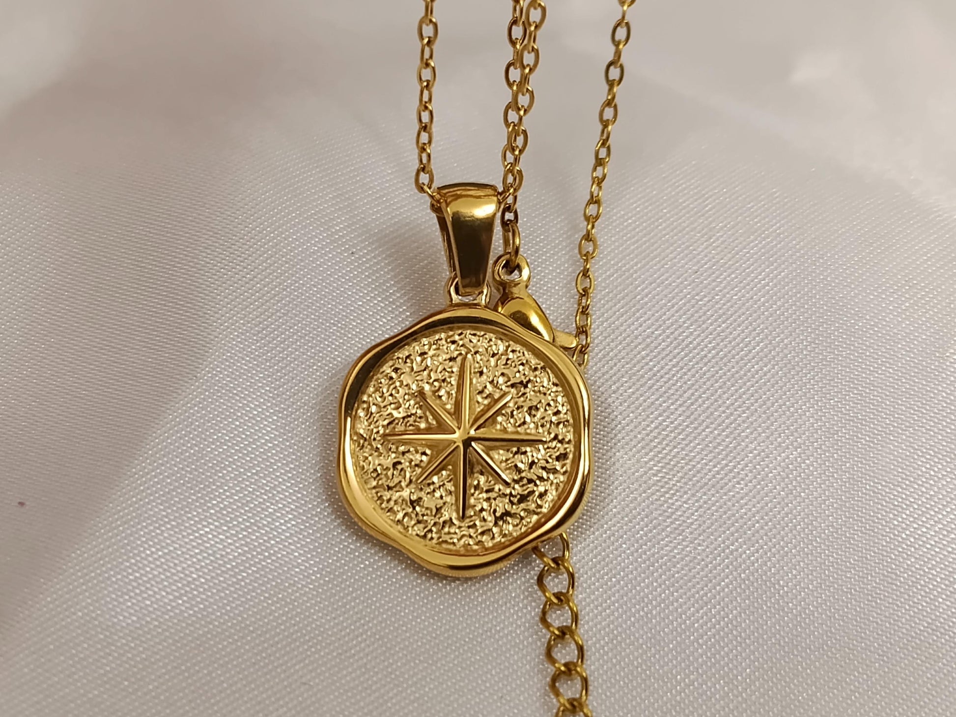 Collar Hexágono Estrella polar en Oro 18K (PVD) - Acero Inoxidable - 16" + Extensión para mujeres