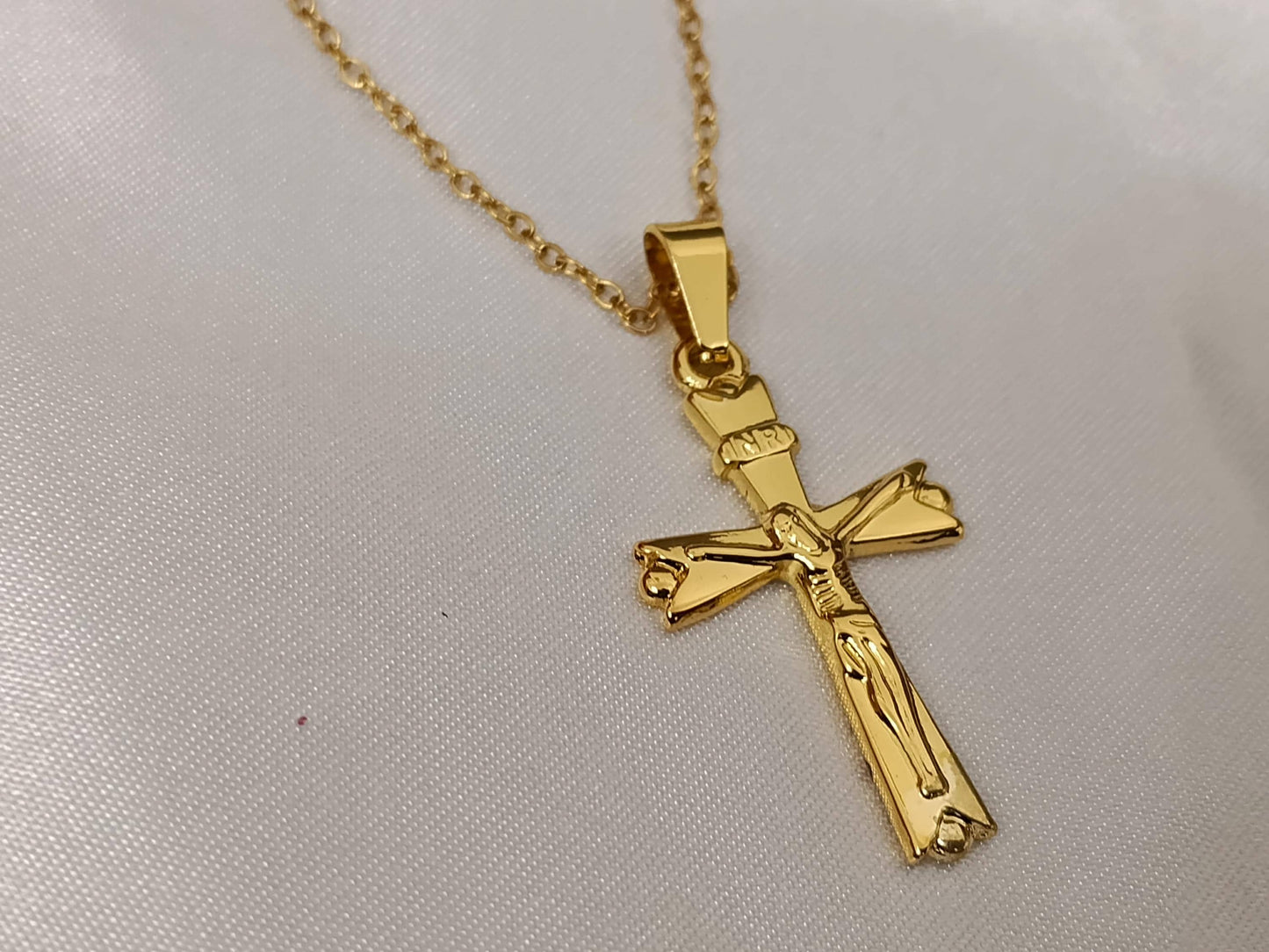 Collar Cruz (45cm) - Acero Inoxidable bañado en Oro 18K Pulido Espejo para ella