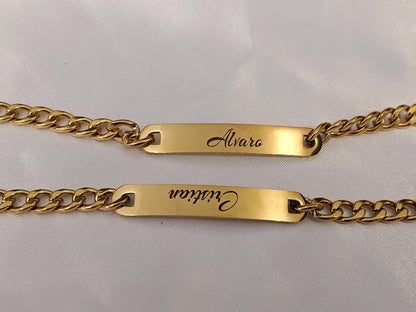 Brazalete Personalizado con Nombre grabadi para hombre , Acero Inoxidable con Efecto Espejo, Baño de Oro 18K, regalo para él