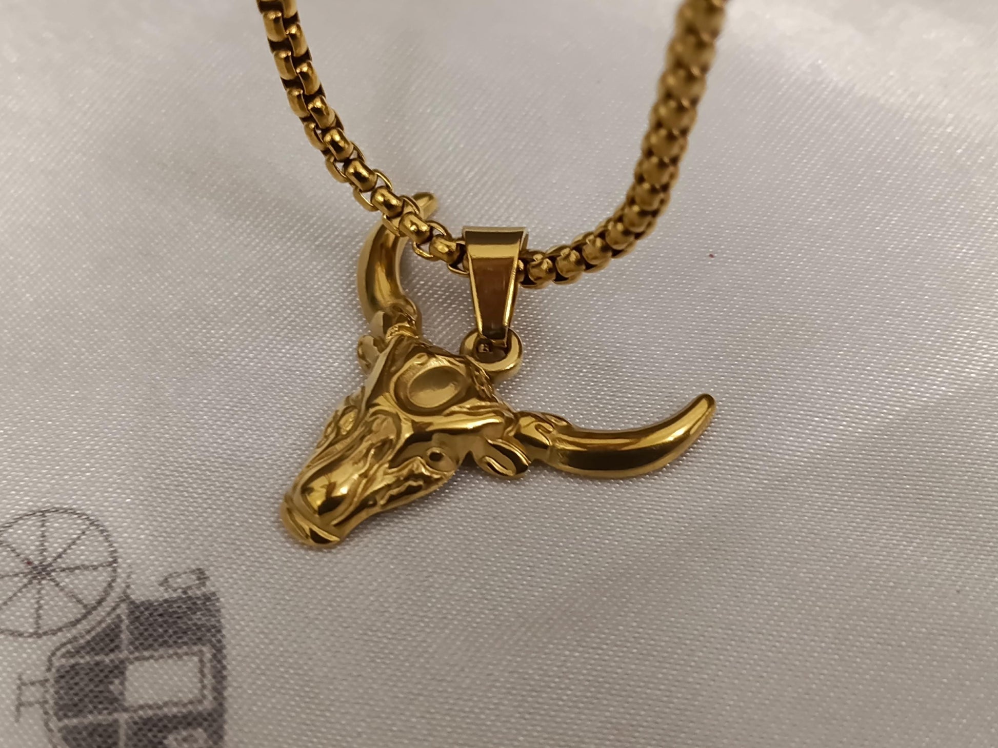 Collar de Cadena Gruesa con colgante de cabeza de Toro - Acero Inoxidable Oro 18K, 60CM 24"