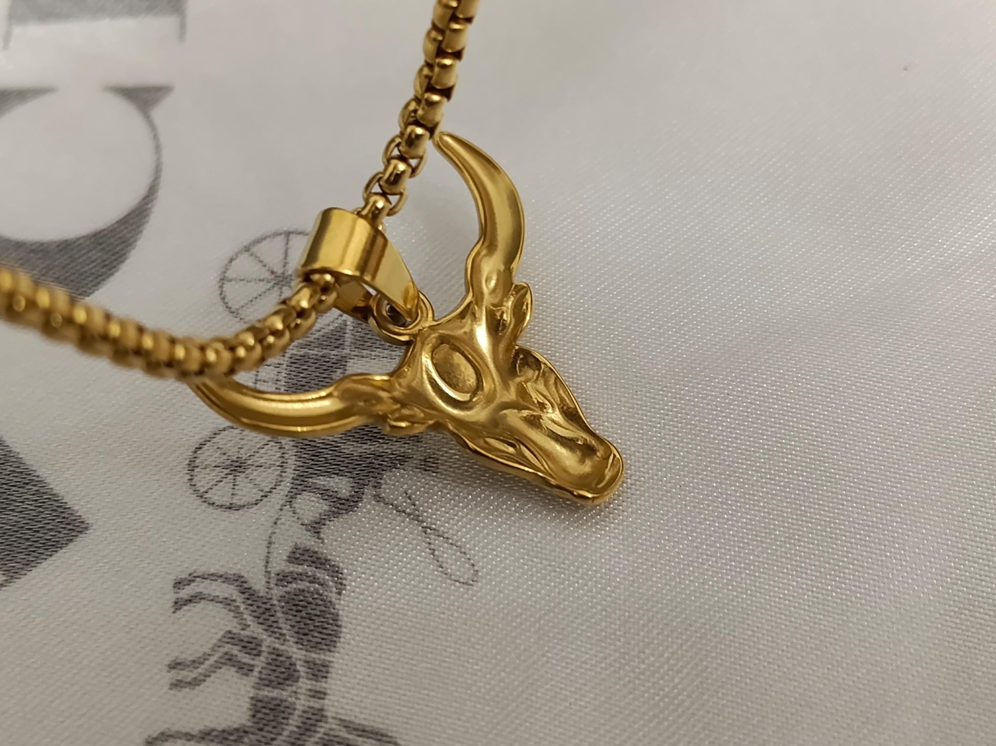 Collar de Cadena Gruesa con colgante de cabeza de Toro - Acero Inoxidable Oro 18K, 60CM 24"