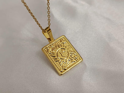 Collar de pluma,medalla, cruz,y corazón acero inoxidable oro bañado 18K 40cm más extensión de 5cm para mujeres