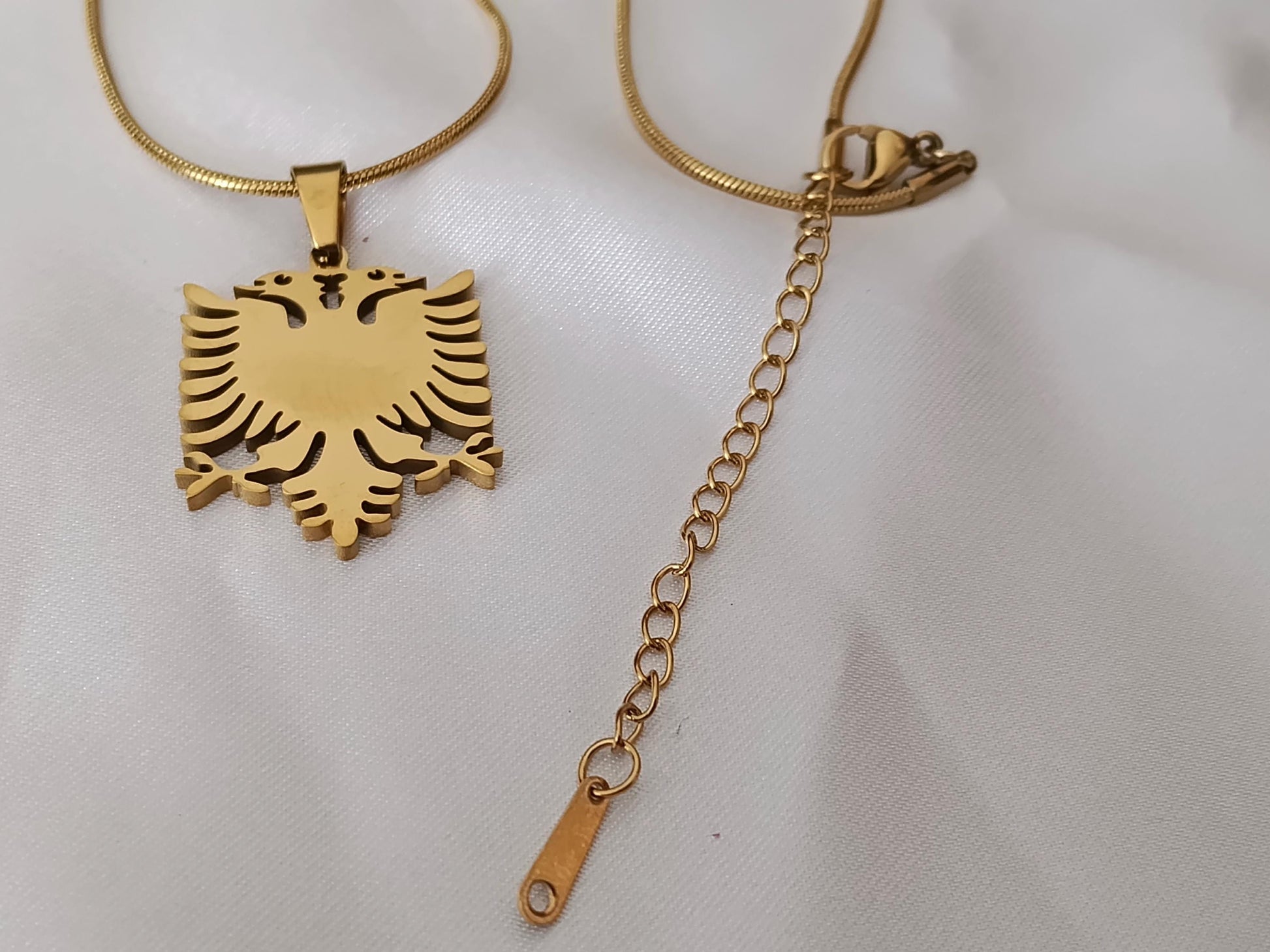 Collar con colgante Águila Albania acero inoxidable bañado en oro 18K cadena 60cm 24 pulgadas para hombres o mujeres