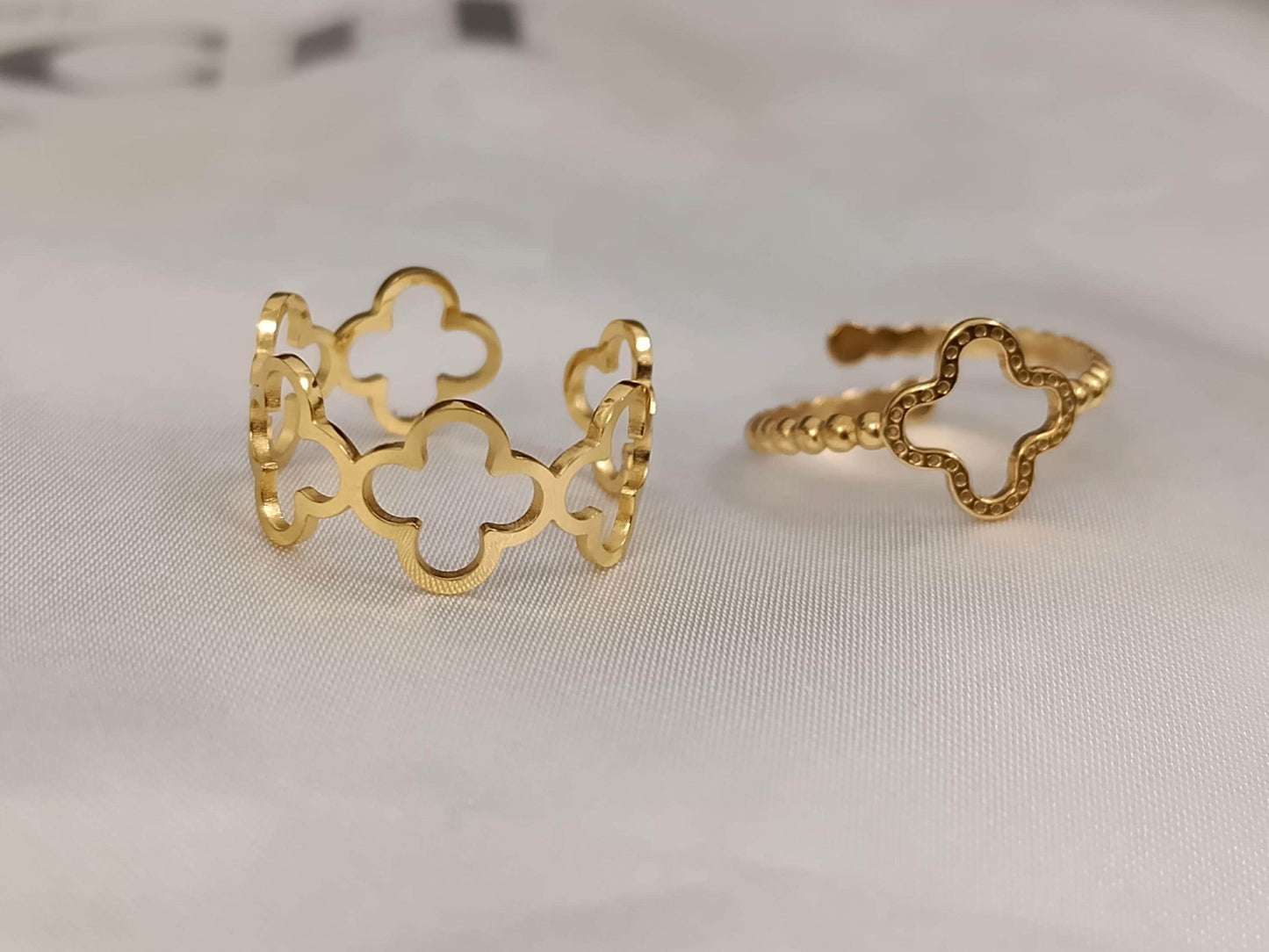 Par de Anillos Ajustables trébol en Acero Inoxidable con Baño de Oro 18K regalos para ella