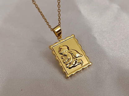 Collar con Colgante Rectangular de Ángel en Oro 18K (PVD) - 16" + 2" Ajustable para mujeres