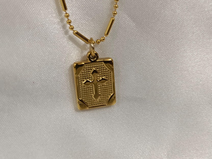 Collar con Colgante Rectangular con cruz en Oro 18K (PVD) - 16" + 2" Ajustable collar para mujeres