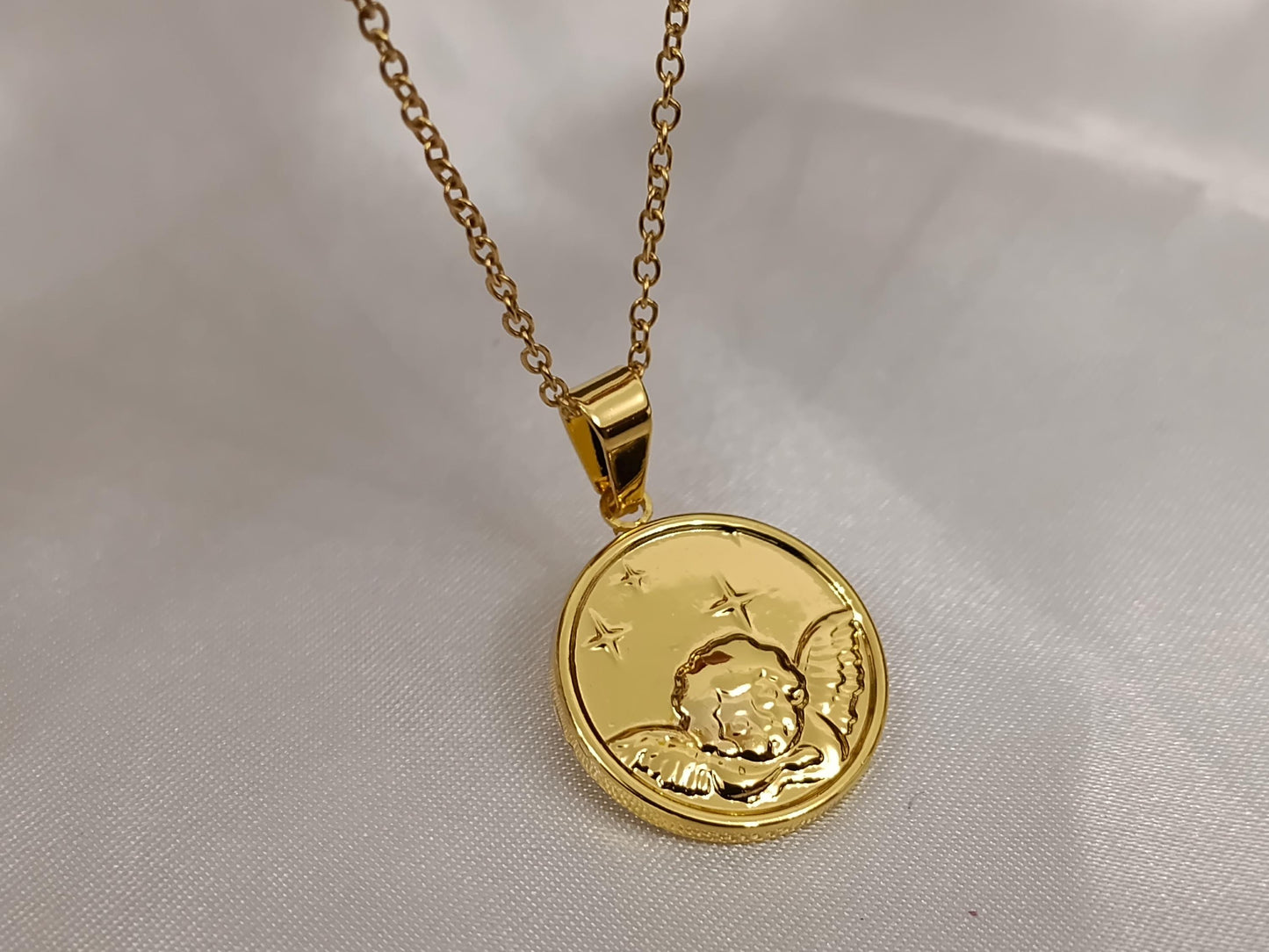 Collar con Colgante moneda de Ángel en Oro 18K (PVD) - 16" + 2" Ajustable para mujeres
