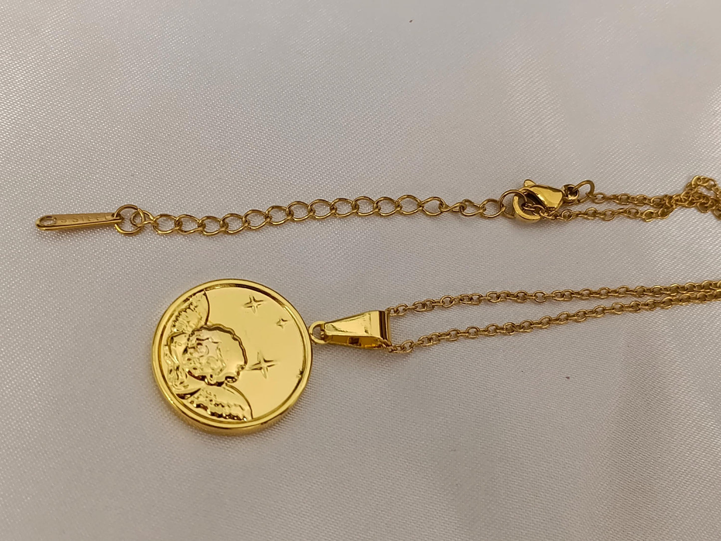 Collar con Colgante moneda de Ángel en Oro 18K (PVD) - 16" + 2" Ajustable para mujeres