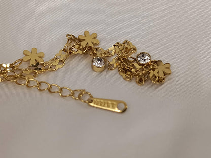 Collar con Colgante flores y circonitas en Oro 18K (PVD) - 16" + 2" Ajustable para mujeres