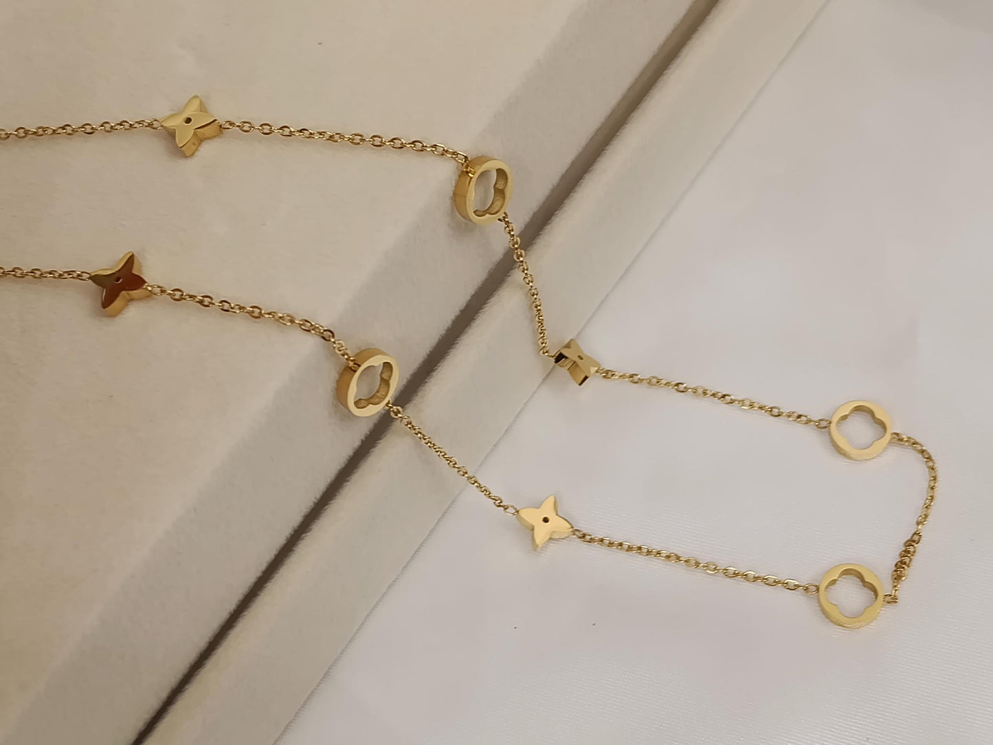 Collar ajustable de Acero Inoxidable 18K Oro - 45cm Gargantilla Trébol de Cuatro Hojas Efecto Espejo para mujeres