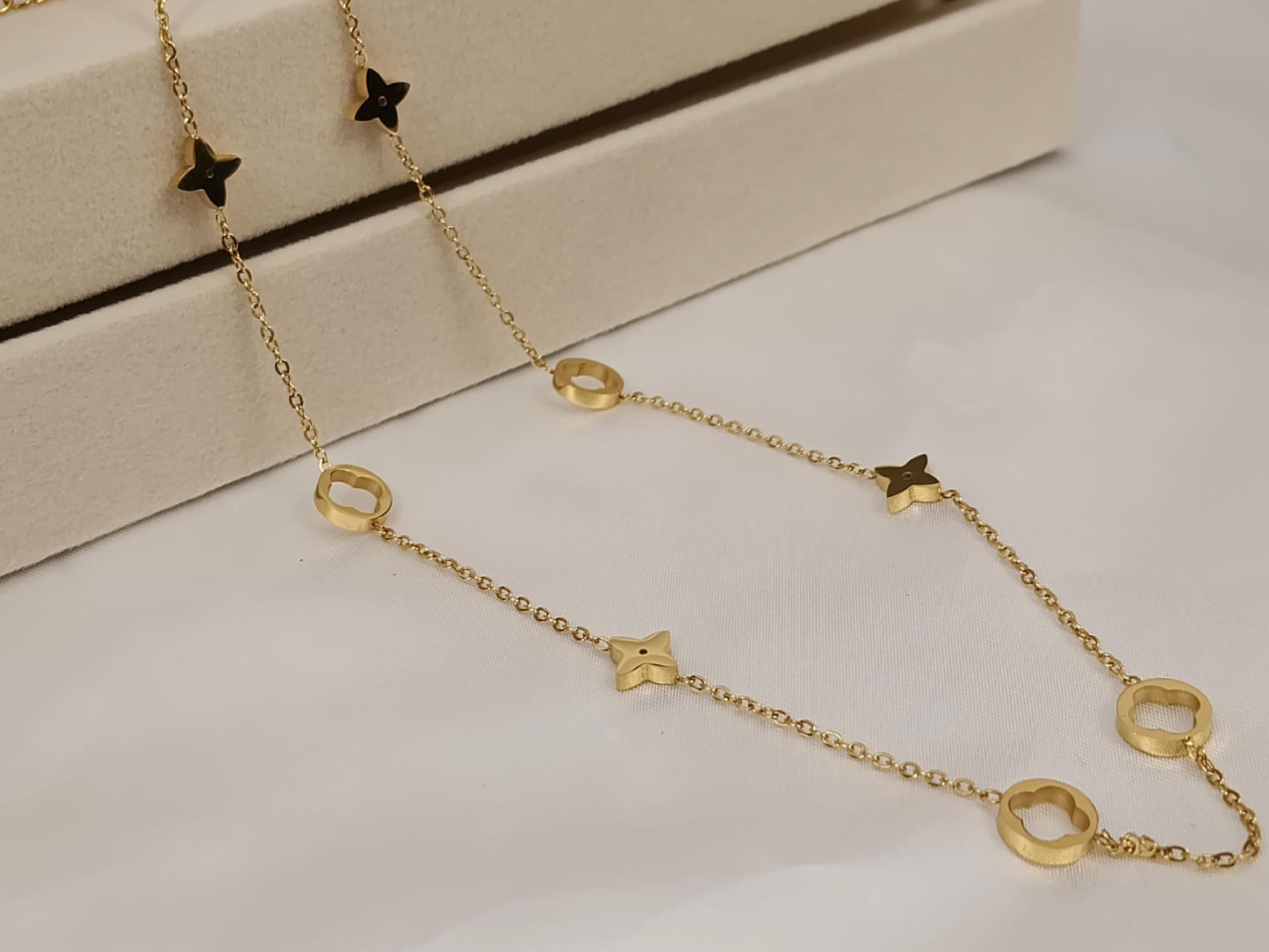 Collar ajustable de Acero Inoxidable 18K Oro - 45cm Gargantilla Trébol de Cuatro Hojas Efecto Espejo para mujeres