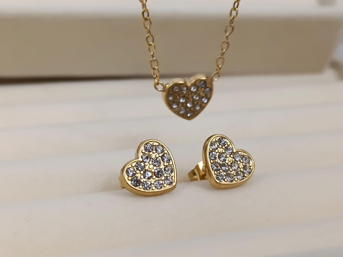 Conjunto de collar corazón circonita con pendientes a juego acero inoxidable bañado en oro 18K para mujeres