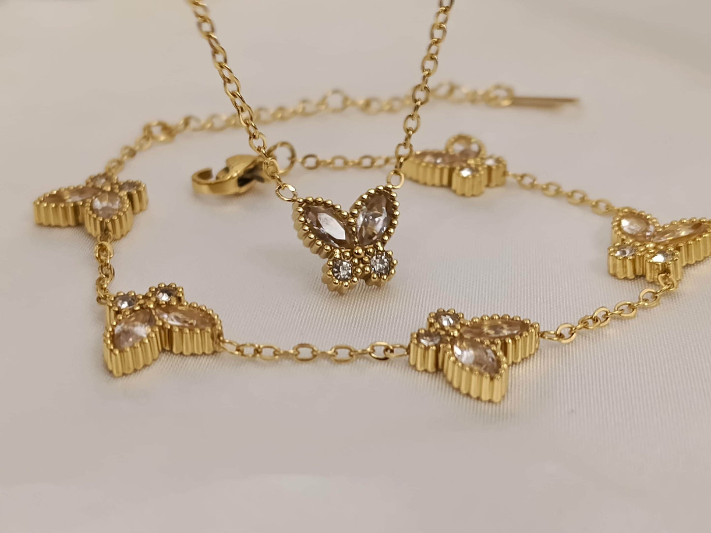 Conjunto de joyas collar de mariposa circonitas con pulsera a juego acero inoxidable oro bañado 18K para mujeres