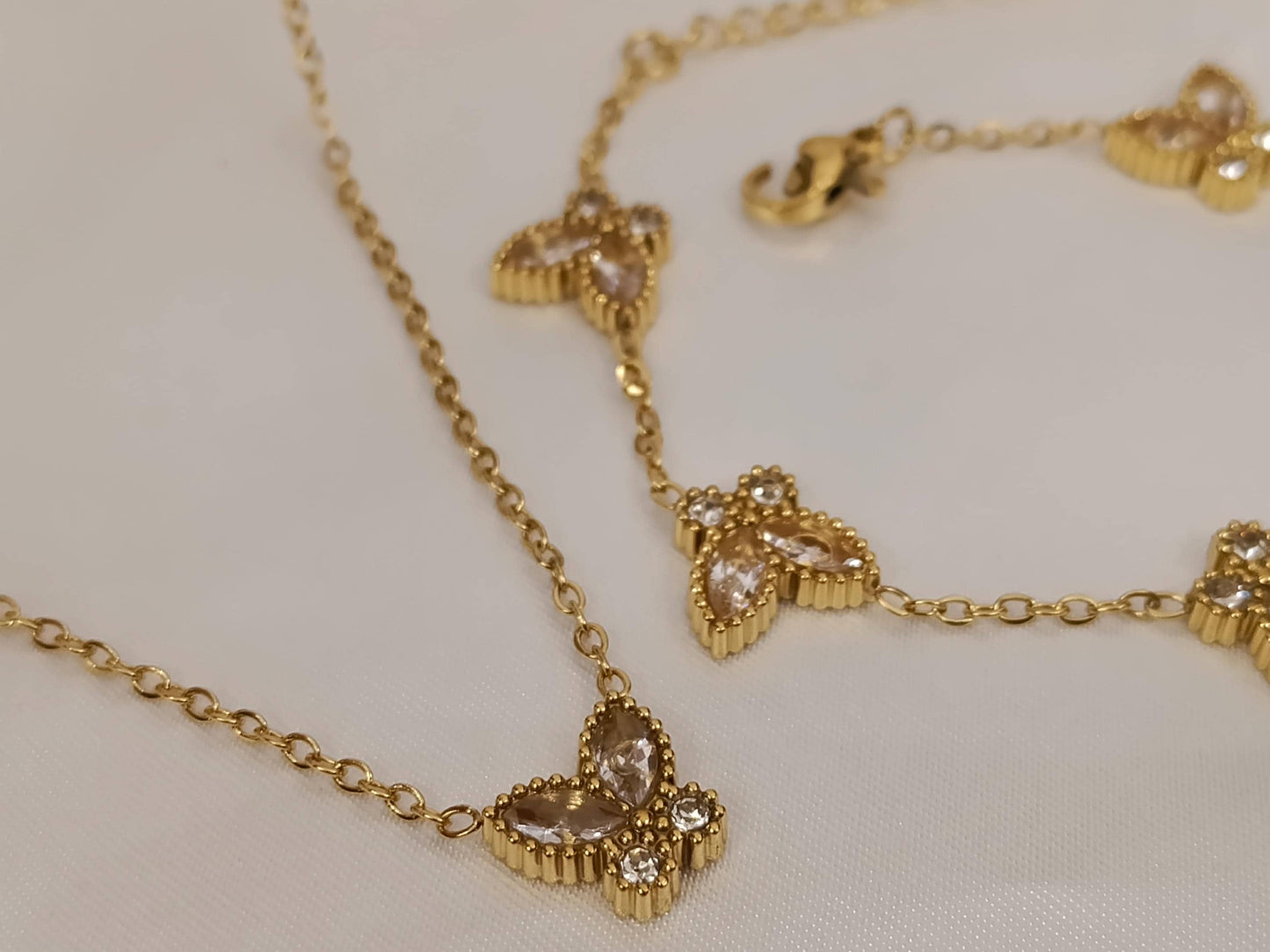 Conjunto de joyas collar de mariposa circonitas con pulsera a juego acero inoxidable oro bañado 18K para mujeres